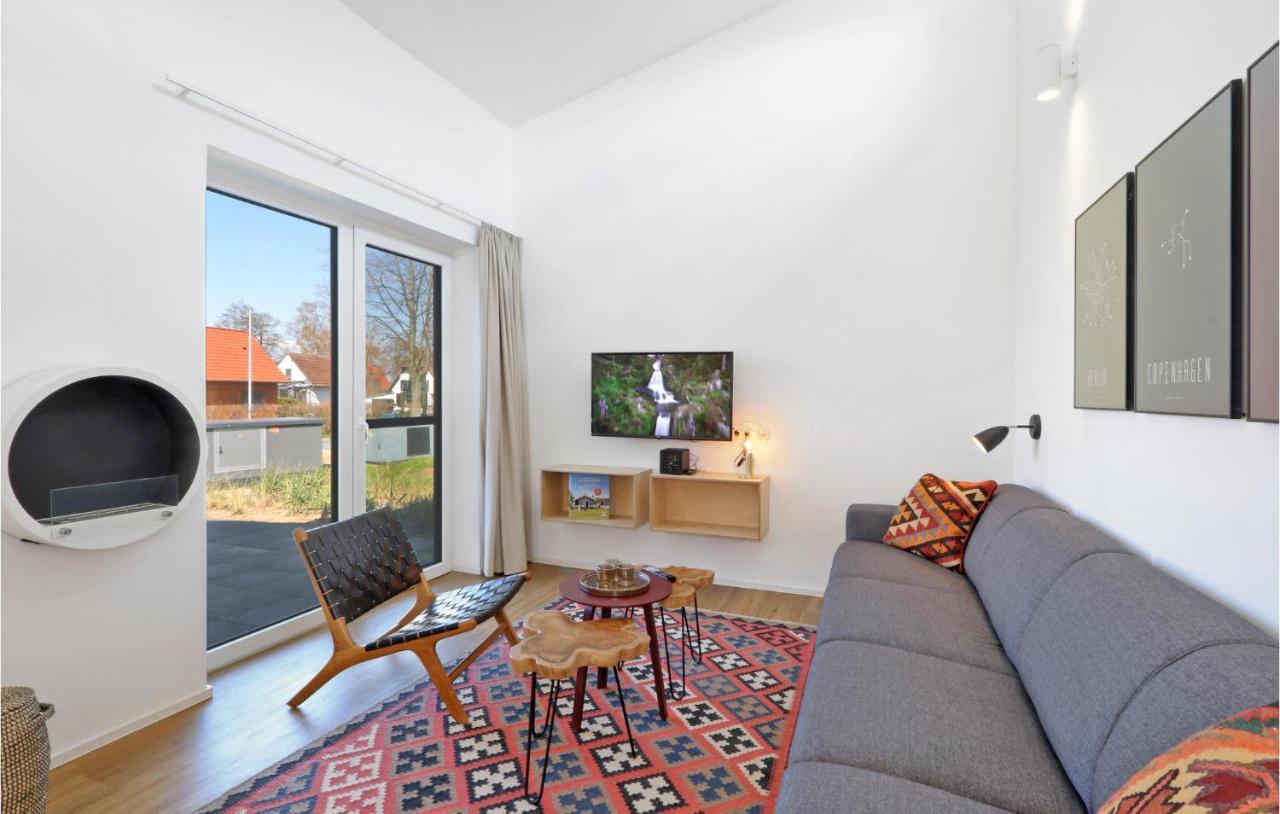 Amazing Home In Lembruch-Duemmer See With Kitchen Luaran gambar