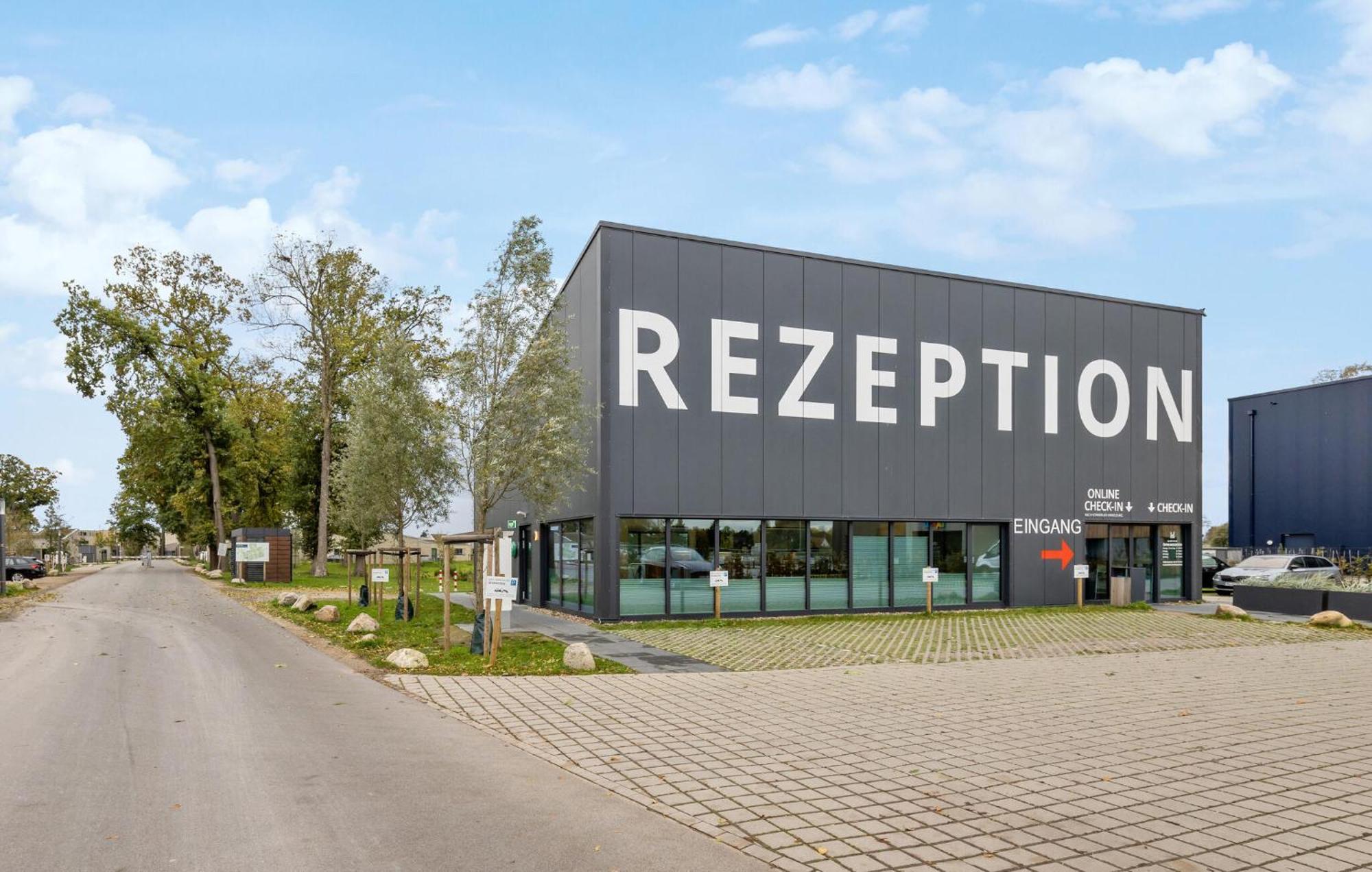 Amazing Home In Lembruch-Duemmer See With Kitchen Luaran gambar